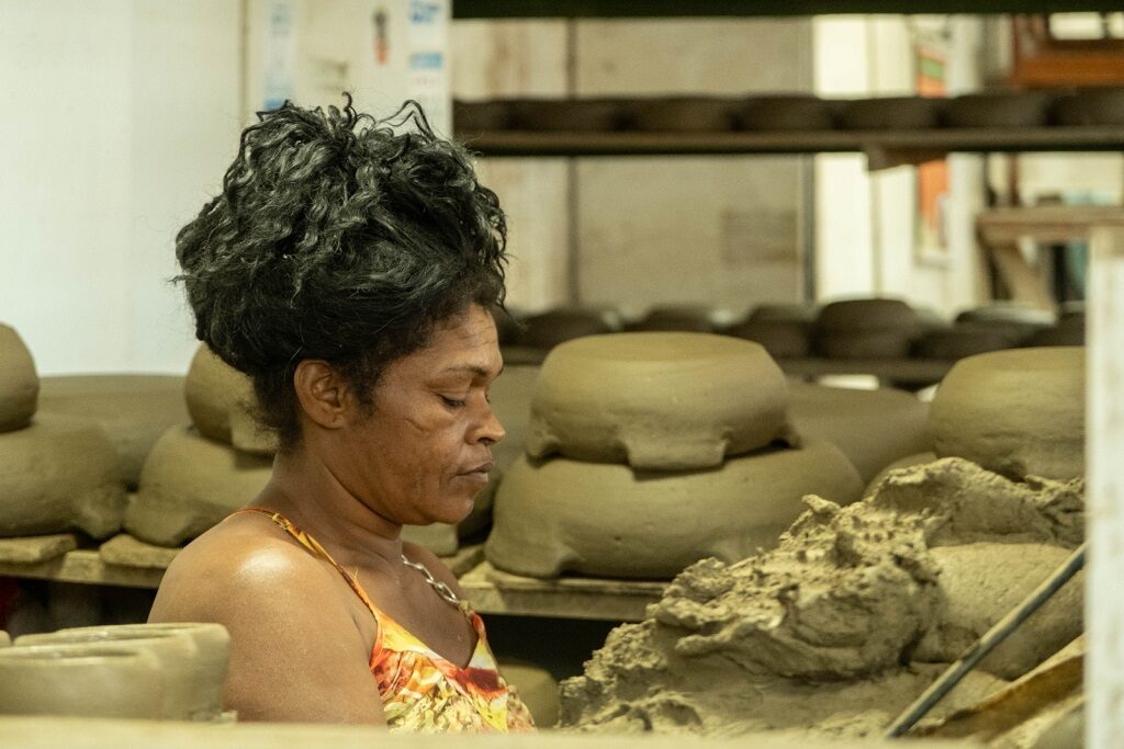 Leia mais sobre o artigo Documentário aborda saberes e fazeres tradicionais de mestras do Espírito Santo