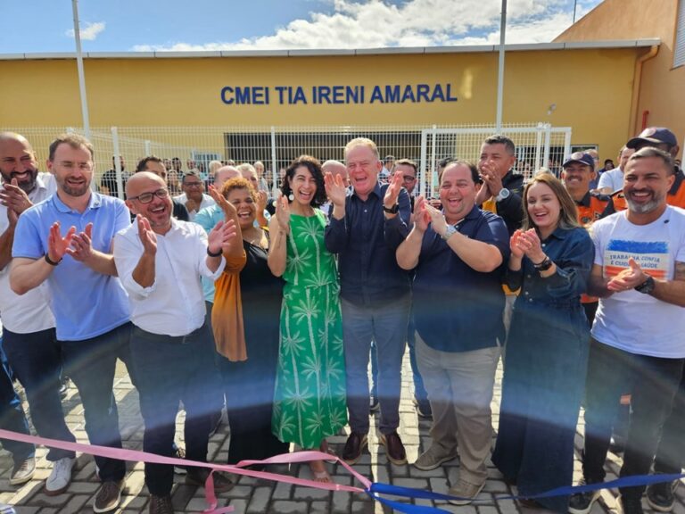 Governo do Estado faz entregas e anuncia novos investimentos em Anchieta