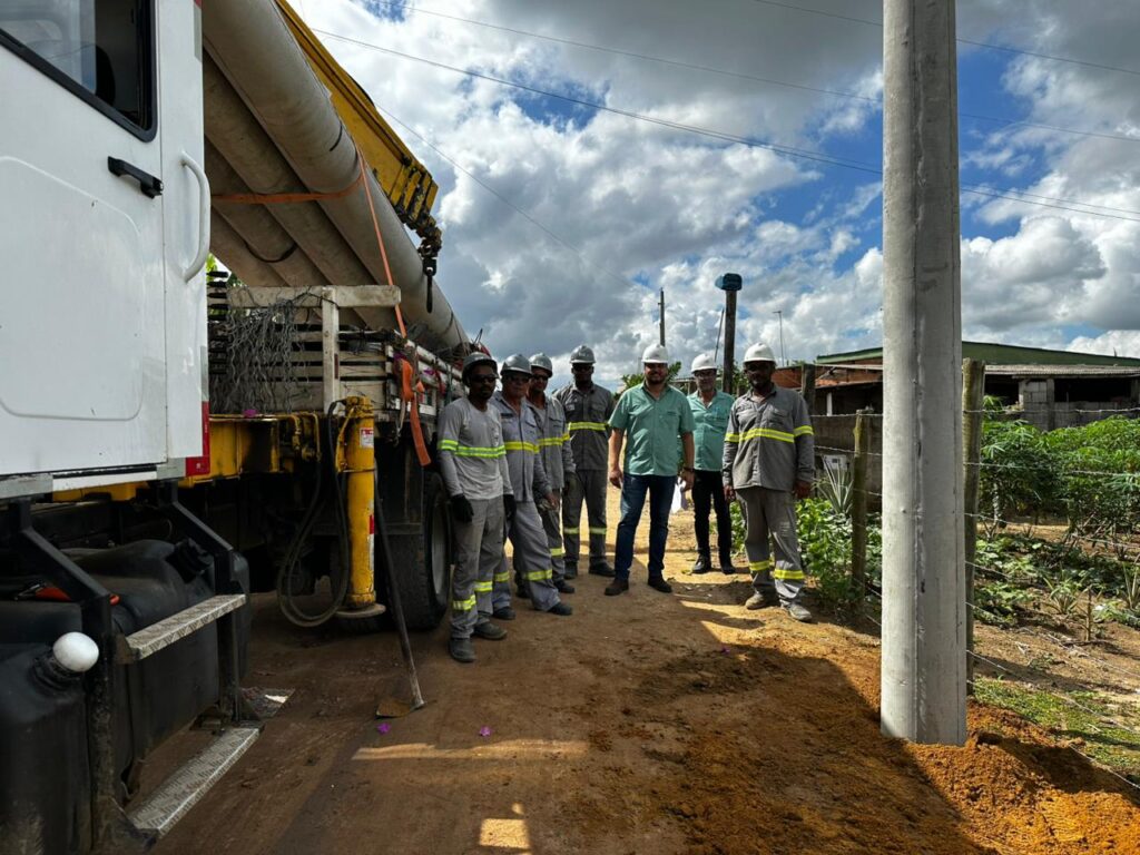 Leia mais sobre o artigo Conquista: Prefeitura amplia rede de iluminação pública de LED na comunidade de Rio do Norte, interior de Linhares