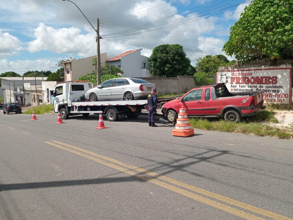 Leia mais sobre o artigo Operação remove veículos abandonados de vias públicas em Linhares