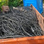 Operação retira fios em desuso no Centro de Linhares e já soma 150 km de cabos removidos