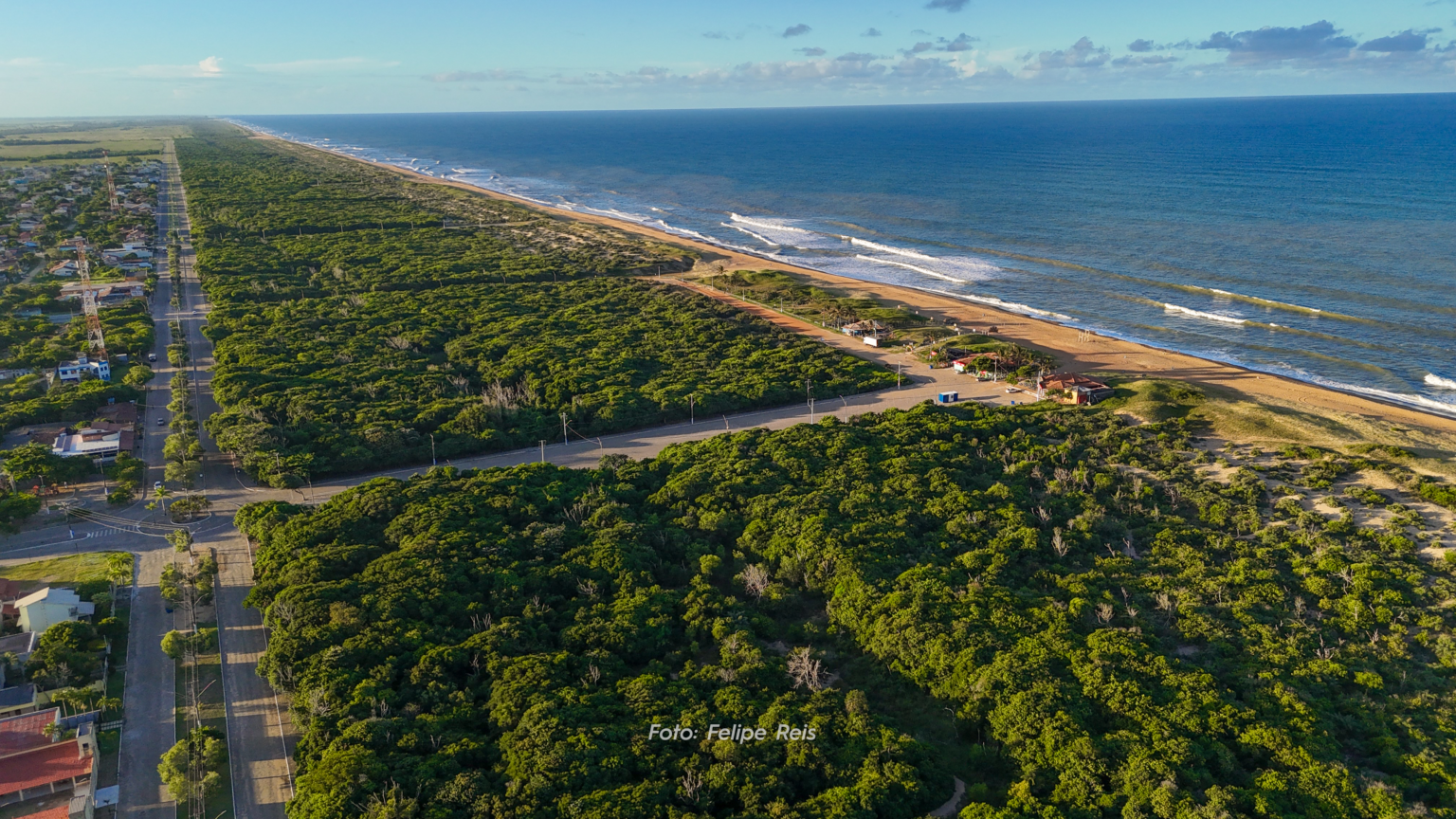 Leia mais sobre o artigo Praias de Linhares estão próprias para banho, aponta novo boletim de balneabilidade