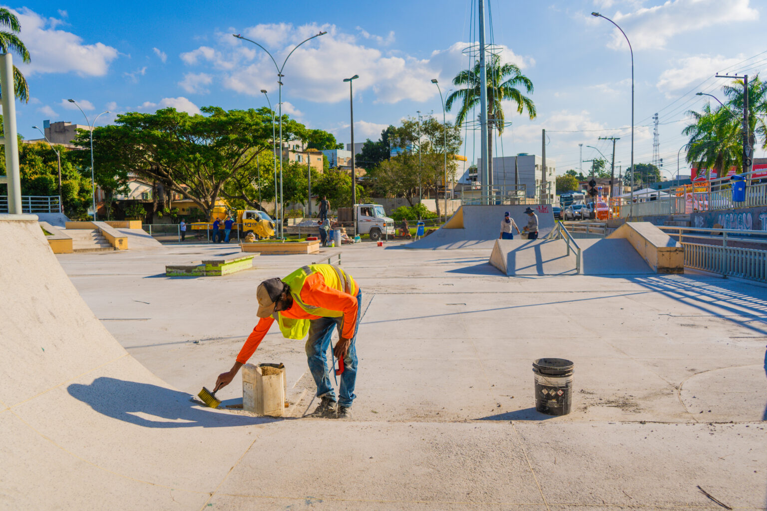 Leia mais sobre o artigo Pista de skate da Linha Verde recebe serviços de manutenção para garantir mais segurança aos praticantes