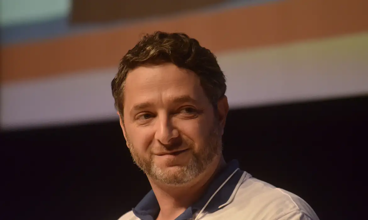 Leia mais sobre o artigo Eventos literários se firmam como espaços de encontro e visibilidade