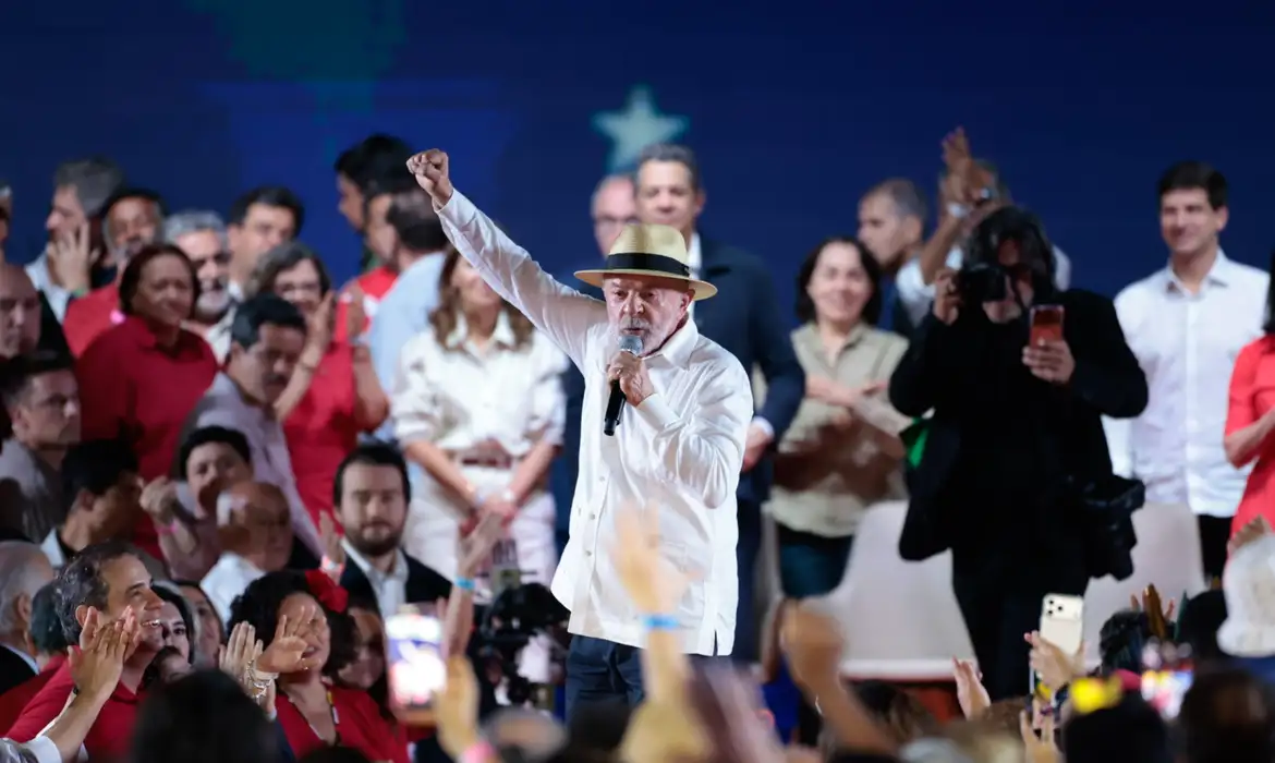 Leia mais sobre o artigo PT oficializa candidatura de Lula à Presidência
