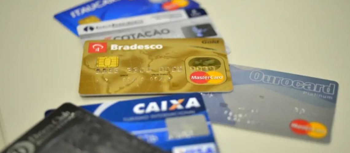 Juros-do-cartão-de-crédito-rotativo